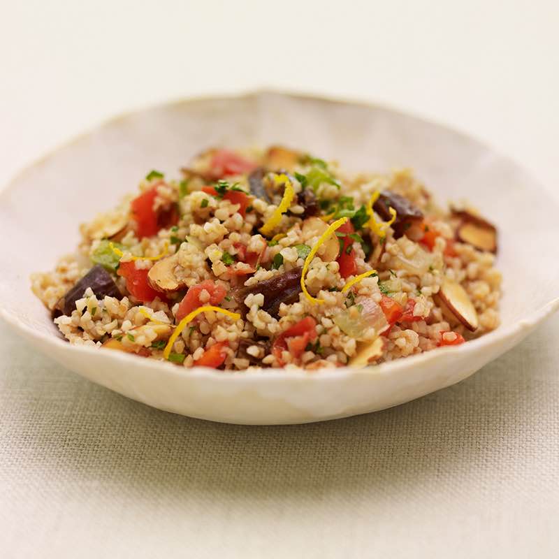 Salada Bulgur de Amêndoas e Tâmaras