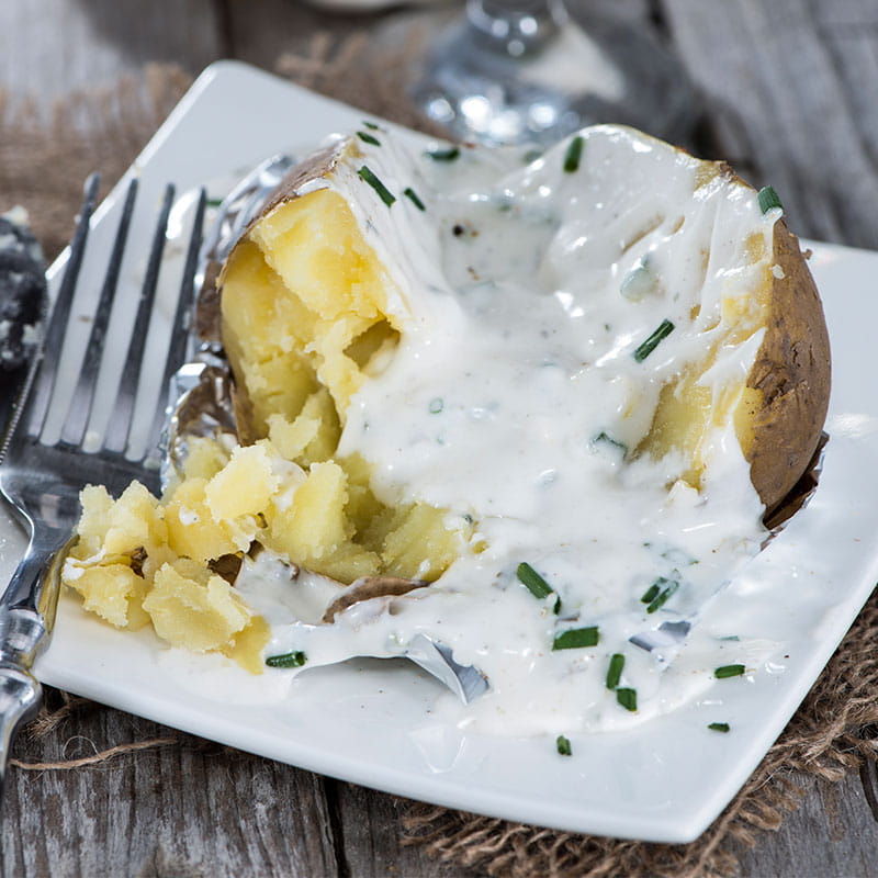 Batata no Forno com Queijo e Azeitonas