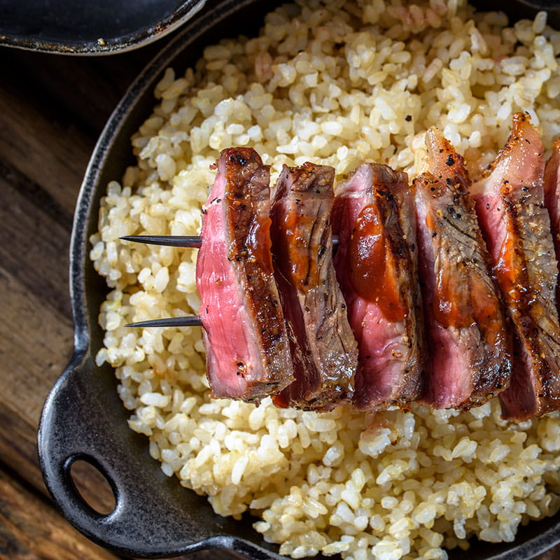 Bifinhos Grelhados com Arroz Vaporizado de Legumes