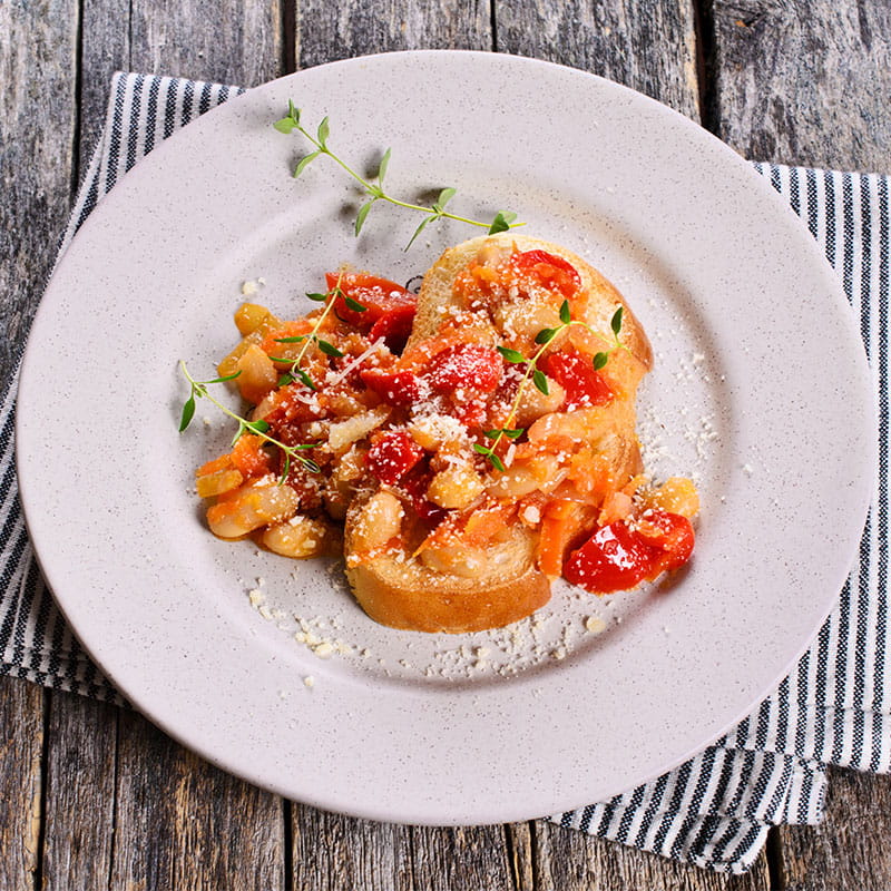 Bruschetta de Feijao Manteiga e Oregaos