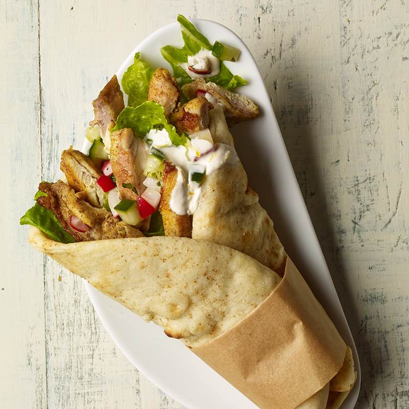 Wrap Shawarma de Frango com relish de Pepino e Rabanete