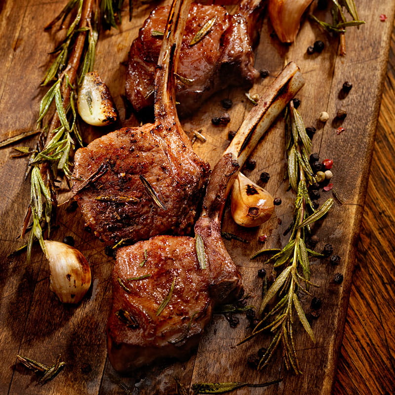 Costeletas de Borrego com Molho de Alecrim