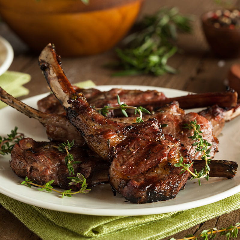 Costeletas de Borrego Grelhadas com Ervas Aromaticas