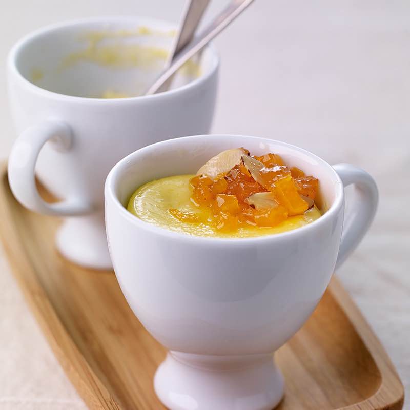 Folhado em Infusao de Cha de Limao Simples com Alperces Cristalizados