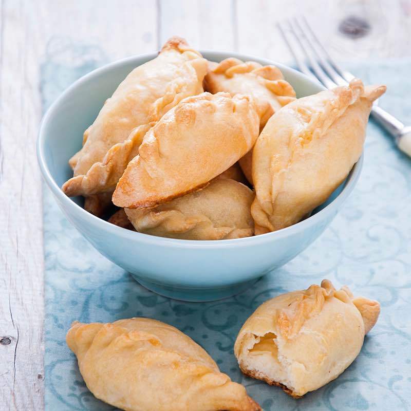 Bolinhos de Ovo Queijo e Cebola