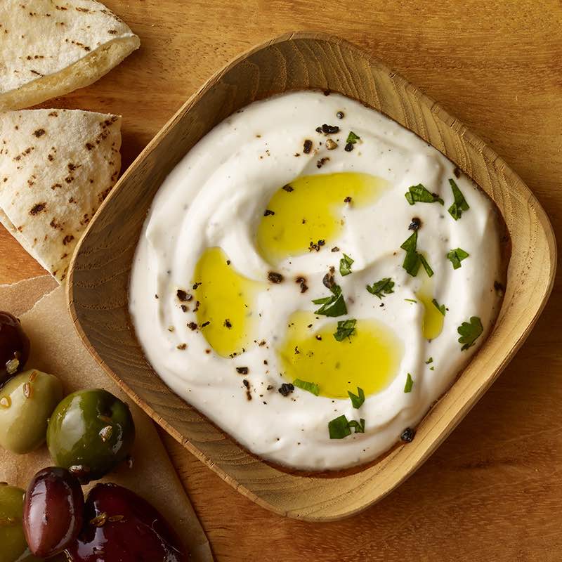 Labneh com Pimenta e Alho