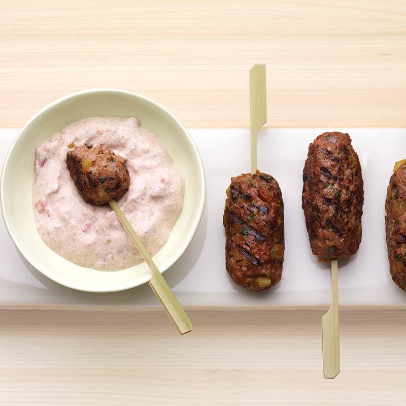 Koftas de Borrego com Molho de Tomate e Iogurte