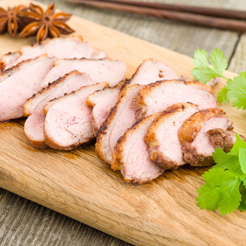 Peito de Pato Crocante com Molho de Ameixa e Anis estrelado