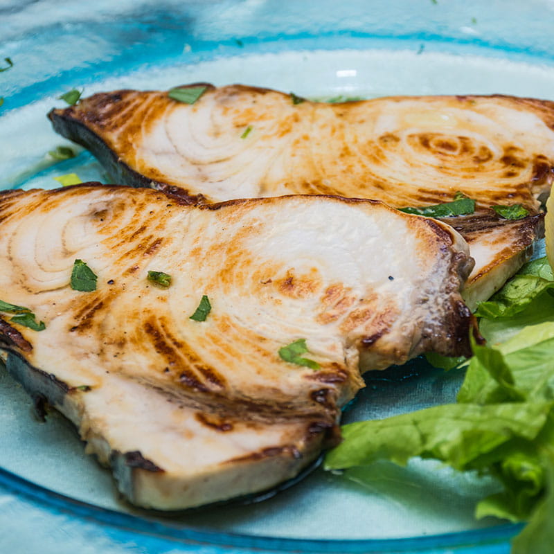 Peixe Espada Grelhado com Crosta de Abacate e Cominhos