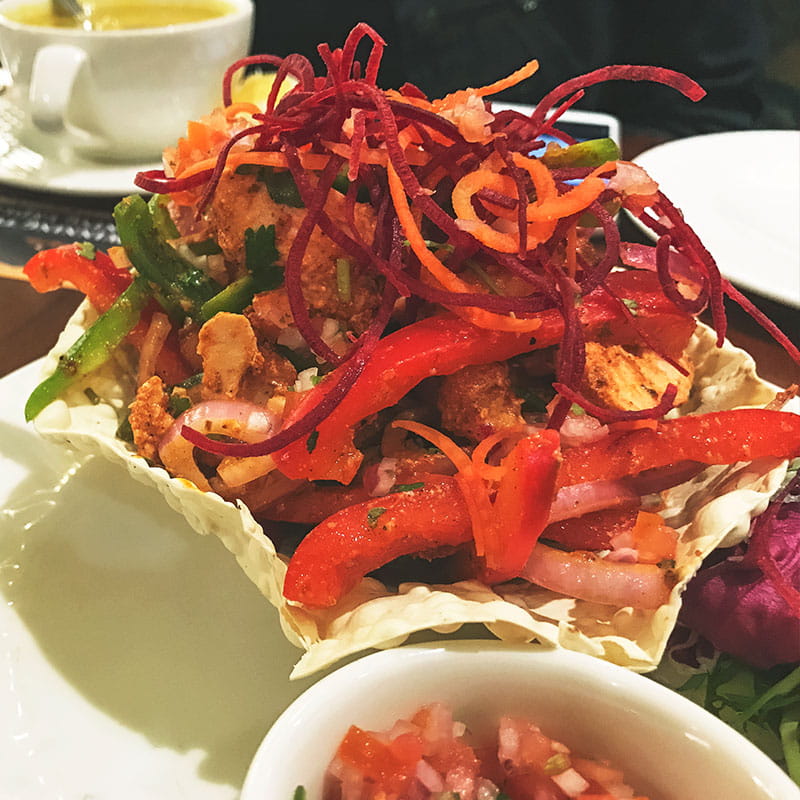 Salada de Frango com Caril