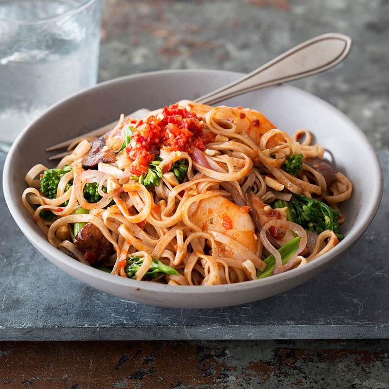 Massa Sambal com Gambas e Brocolos Chineses