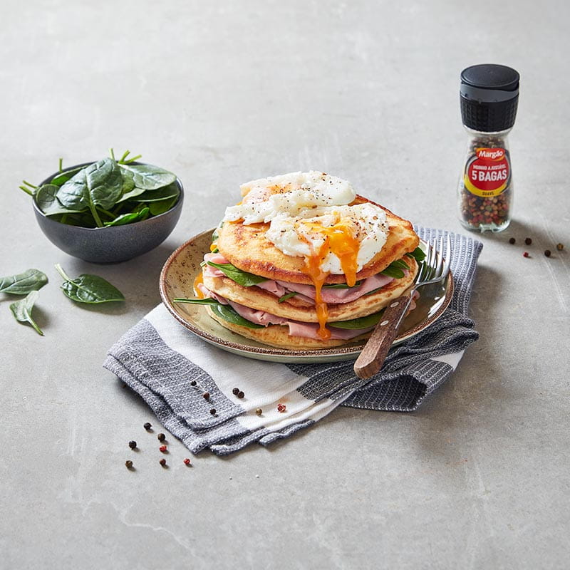 panquecas-com-fiambre-espinafres-e-ovo-800